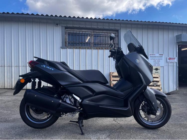 YAMAHA XMAX 300