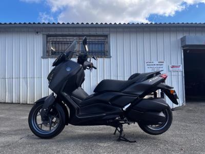 YAMAHA XMAX 300