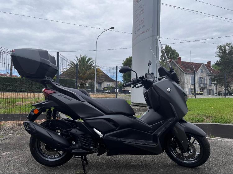 YAMAHA XMAX 125